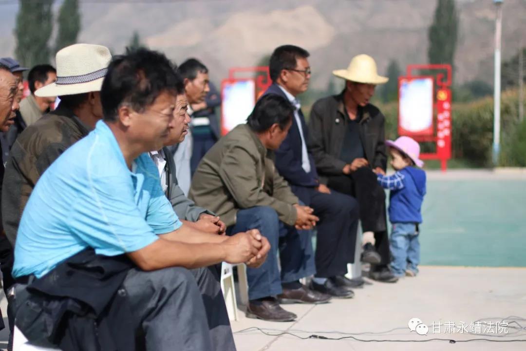 法治临夏 > 正文   9月10日,永靖县人民法院以巡回法庭形式在大川村